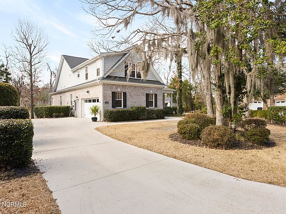 3rd image of 1420 Whisperwood Court SE