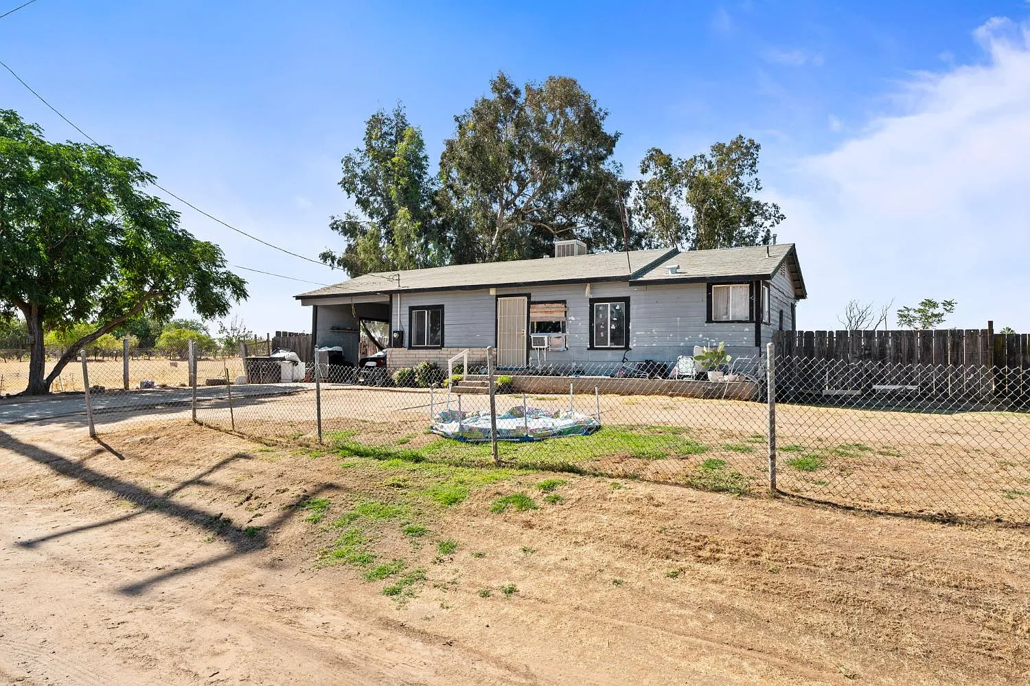 27594 Avenue 16 photo 1