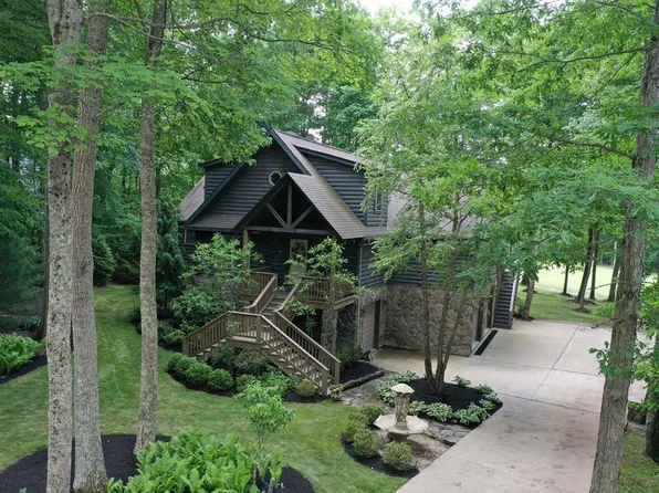 192 Saint Elizabeth Ln, Daniels, WV 25832