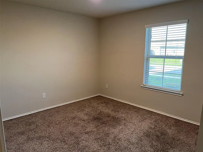 312 Comal Dr — Photo 30