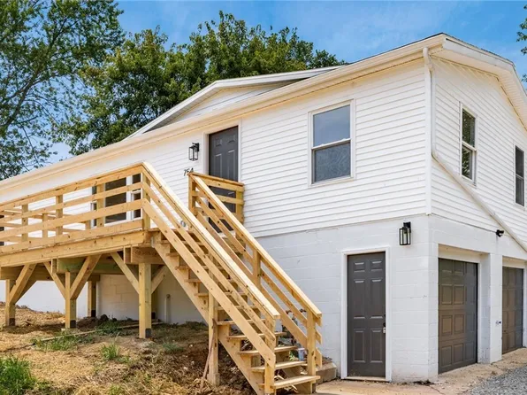 754 3rd St, Philo, OH 43771