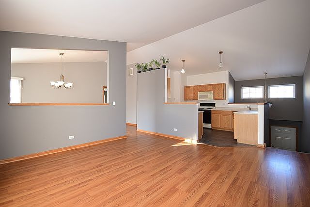 1st image of 265 Thornwood Way Unit E
