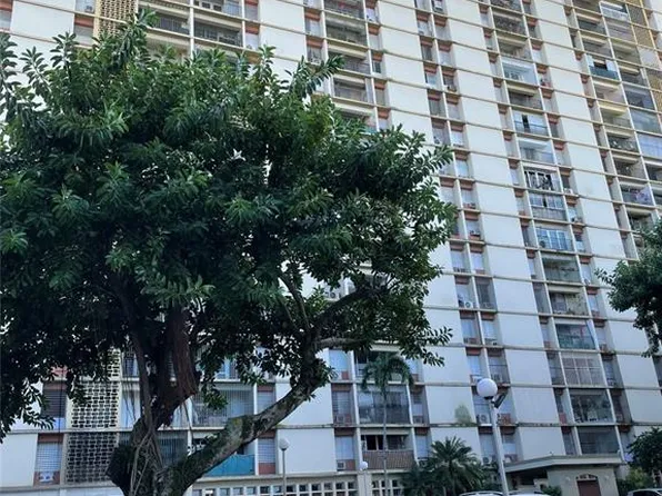 Calle Guayanilla Cond #Townhouse 806, San Juan, PR 00923