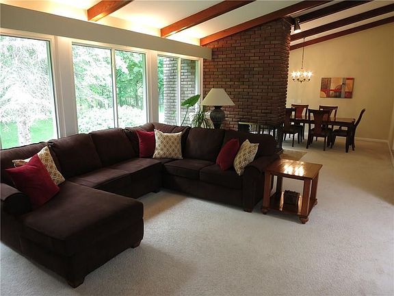 3rd image of 23 Rollingwood Dr