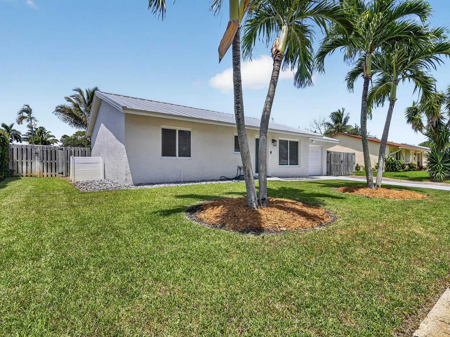 2 bed, 2.0 bath, 1020 sqft, $2,999 — Photo 3