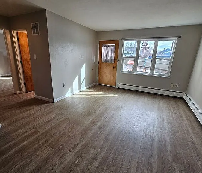 227 Hauser Blvd #B — Photo 2