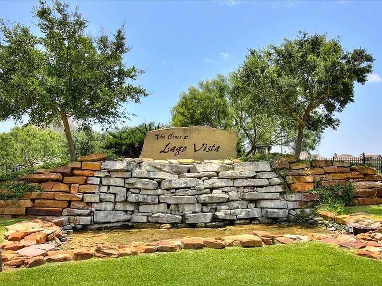 6241 Lago Vista Dr — Photo 63