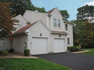 32 Iroquois Trl, Branchburg, NJ 08876