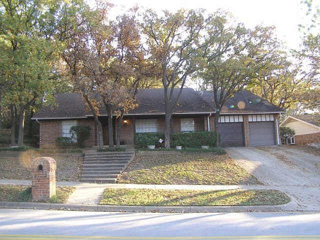 1st image of 2204 Park Hill Dr