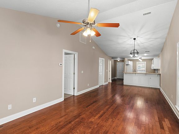 4th image of 241 Orchard Way