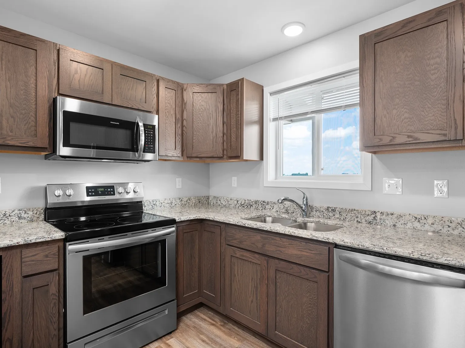 2 bed, 1008 sqft, $1,495 — Photo 4