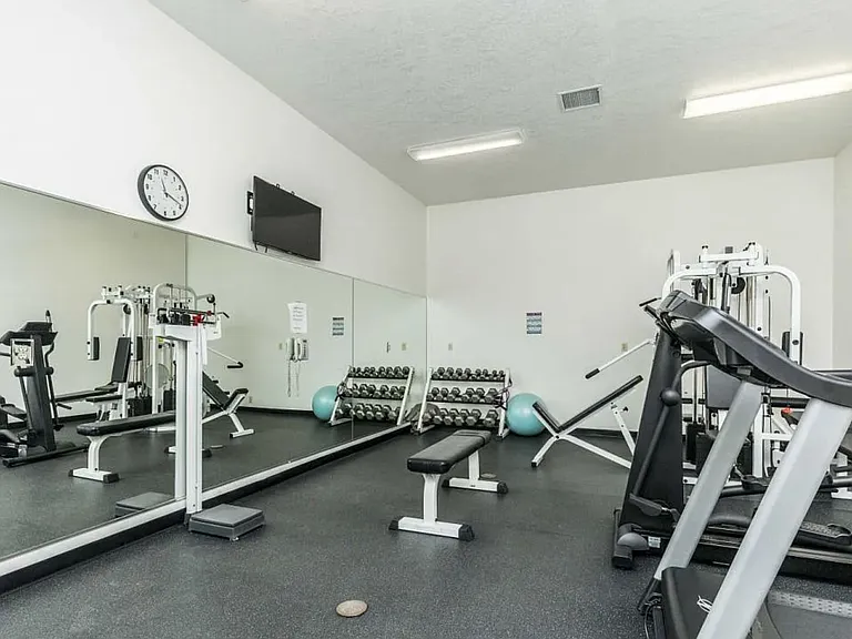 555 Highland Dr #115 — Photo 14