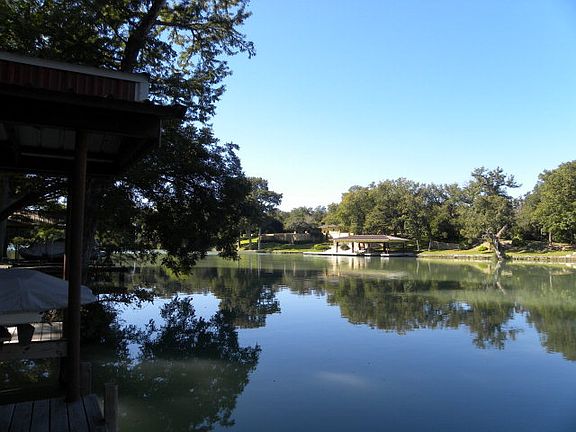 4th image of 622 Woodlake Dr