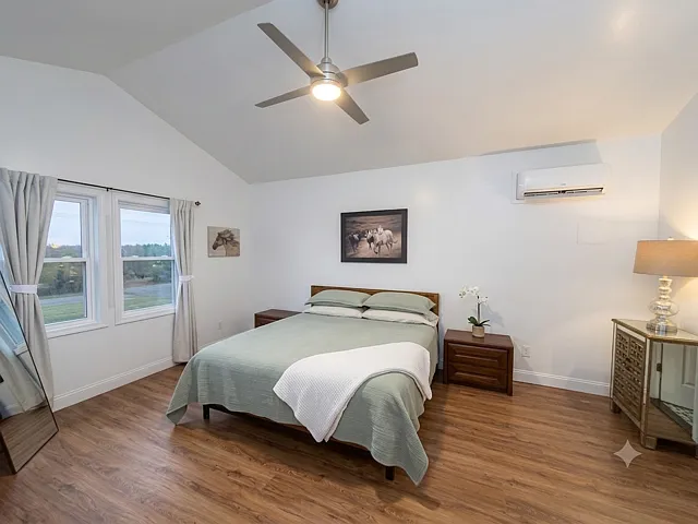 2265 Middle Rd — Photo 9