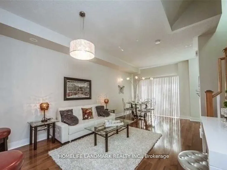 330 Village Green Sq #Townhouse 46 — Photo 2