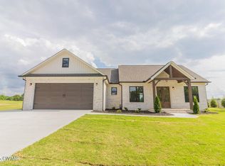 1313 Eastview Dr, Humboldt, TN 38343