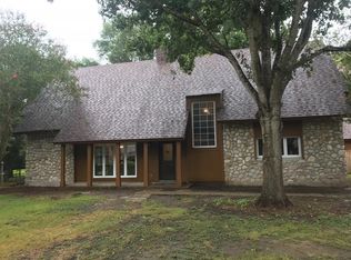 2520 San Bernard Dr, East Bernard, TX 77435