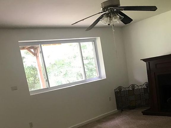 5th image of 12 Rosemary Ln