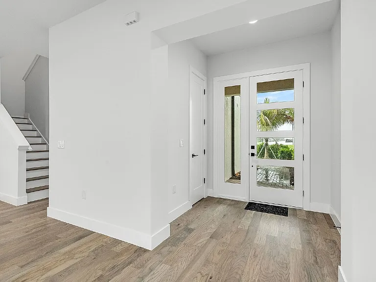 111 Watson Dr — Photo 10