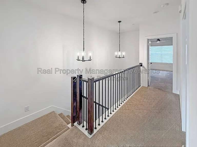 4400 Elm Springs St — Photo 12