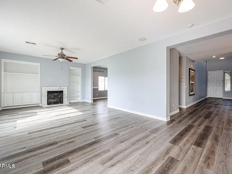 10863 W Washington St — Photo 9