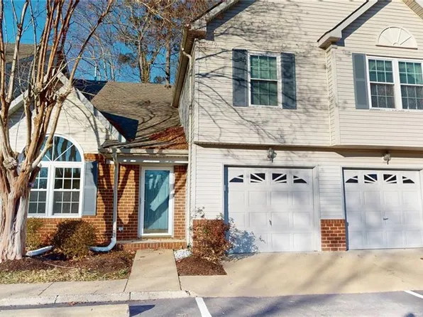 316 S Hill Ln, Chesapeake, VA 23322