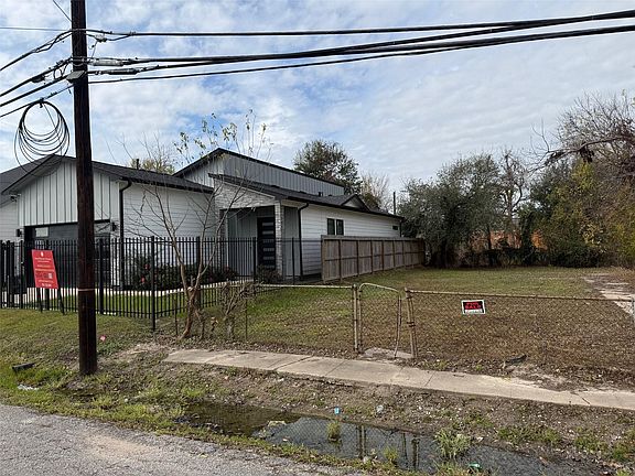 4th image of 3510 Cobb St