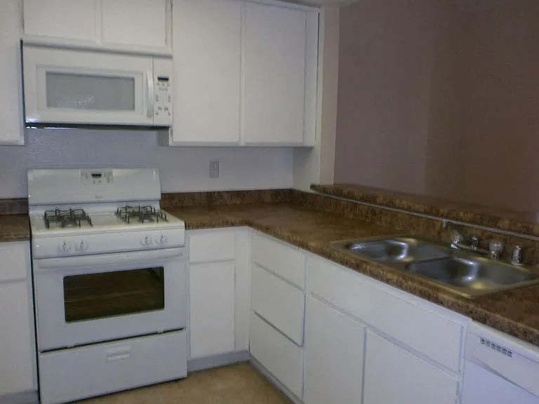 Madison Park Apartments — Photo 40