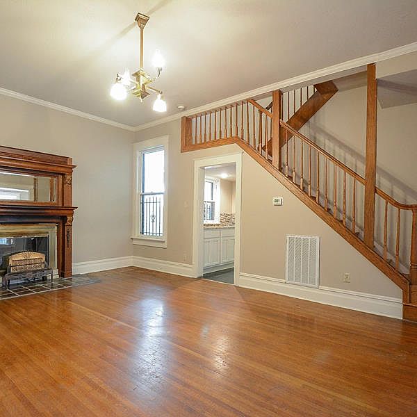 1st image of 500 E 8th St #1