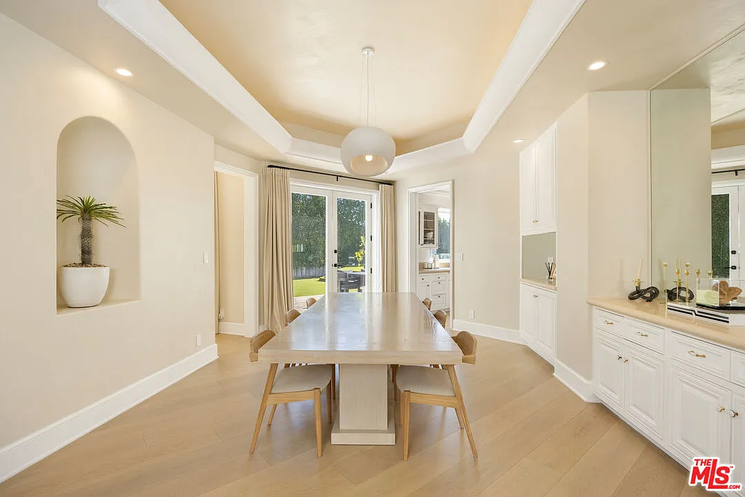 6 bed, 8.0 bath, 7500 sqft, $125,000 — Photo 1