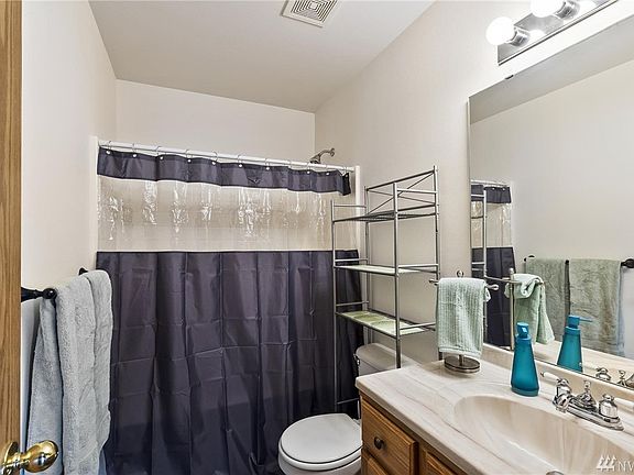 5th image of 1174 NE Beaumont Ln