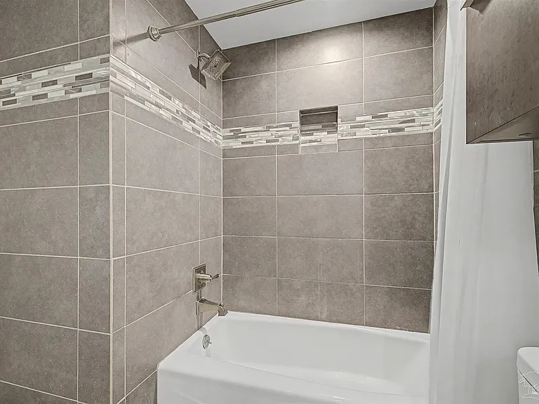 42 Baybridge Dr — Photo 17