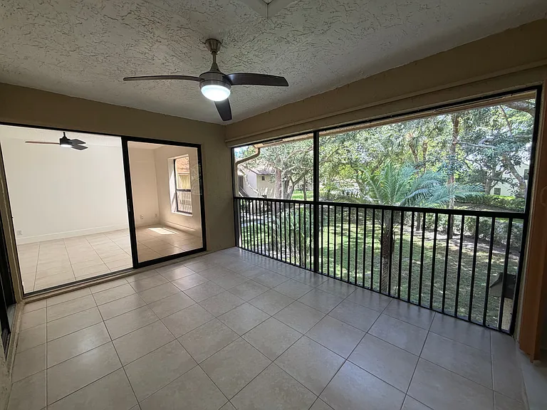 3683 Cocoplum Cir #3683 — Photo 18