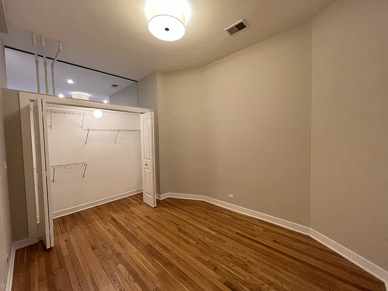 607 W Oakdale Ave #11-J — Photo 15
