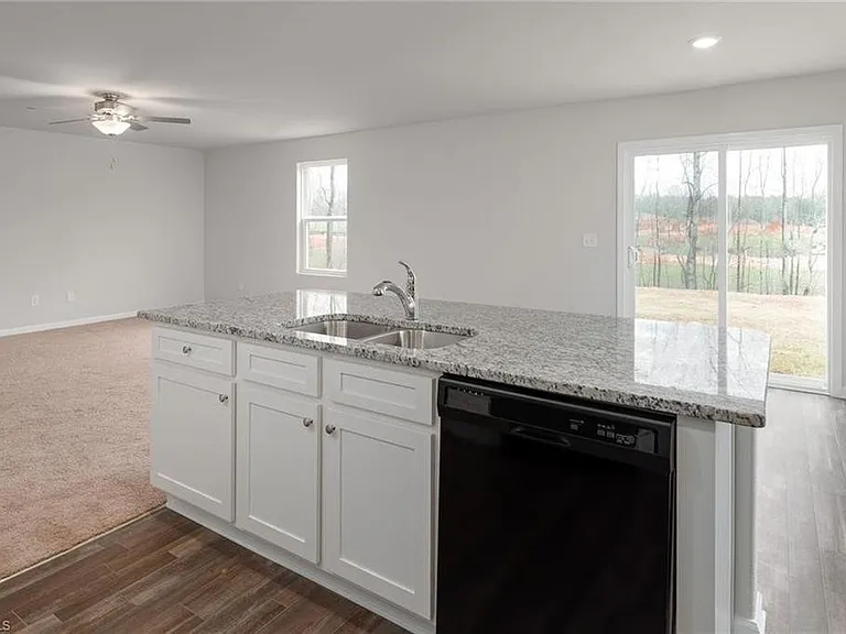 2106 Briar Run Dr — Photo 5
