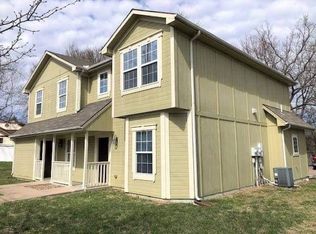 21527 S Peculiar Dr, Peculiar, MO 64078
