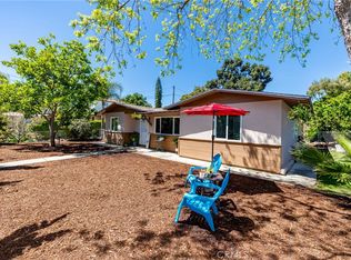 242 E Kalmia St, Fallbrook, CA 92028