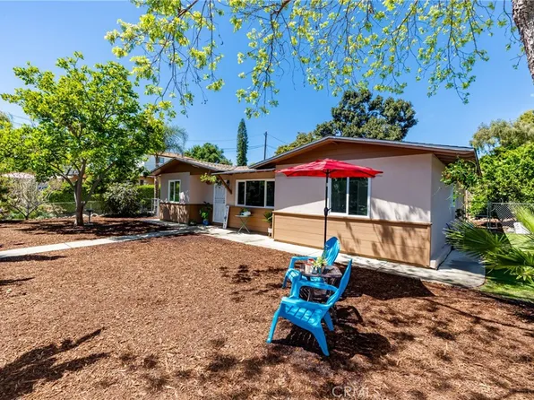242 E Kalmia St, Fallbrook, CA 92028
