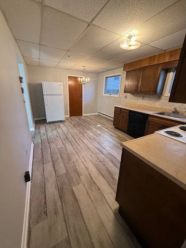 2 bed, 1.0 bath, 650 sqft, $1,400 — Photo 3