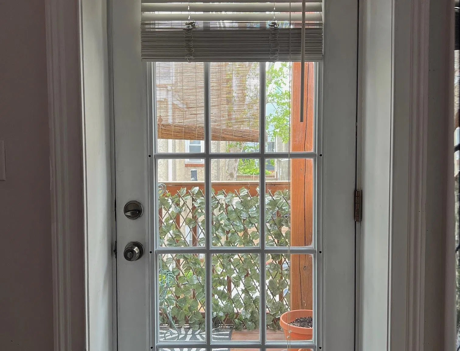 1528 Brown St — Photo 3