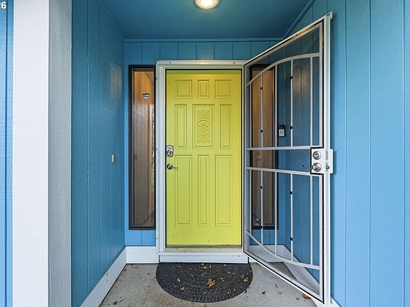 3rd image of 15513 SE 19th Cir