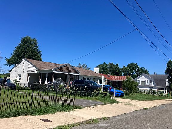 3rd image of 915 Anderson St
