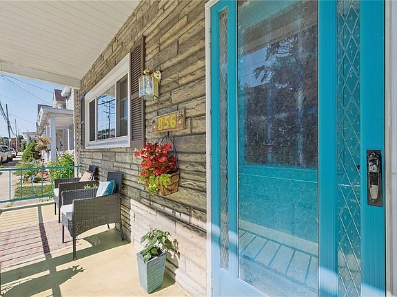 3rd image of 856 Highland Ave