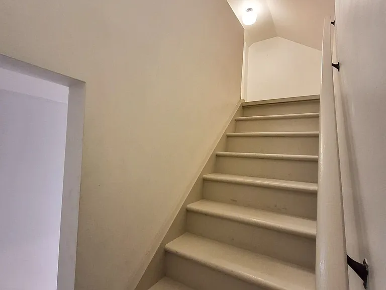 561 Parliament St — Photo 5