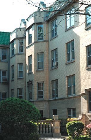 Vintage 1920's courtyard building