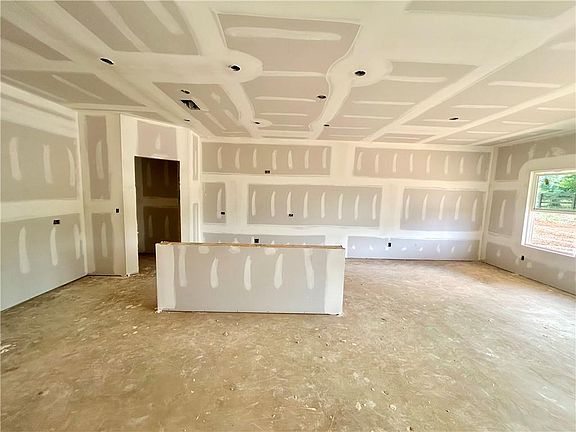 4th image of 709 Mistwood Way