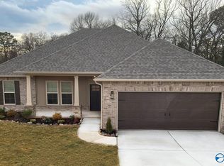 116 Kambry Grove Dr, Huntsville, AL 35811