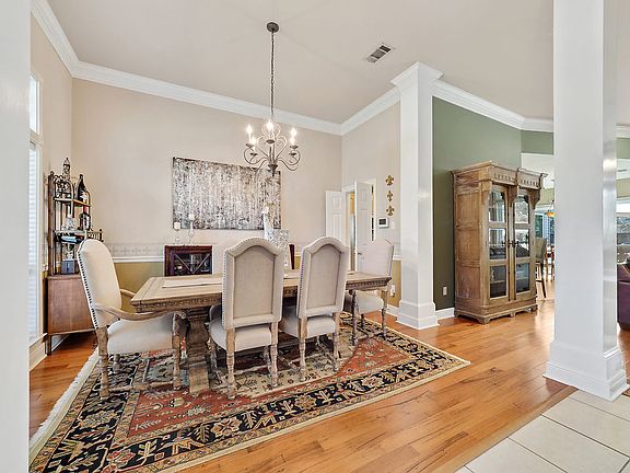 5th image of 758 Sweet Bay Dr