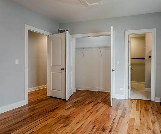 5th image of 2450 W Diversey Ave #3