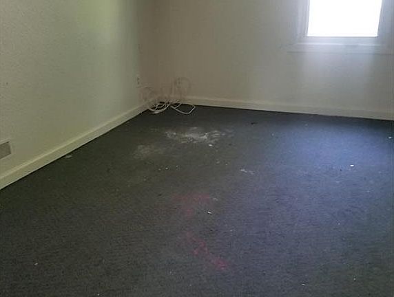 4th image of 5754 College Ave